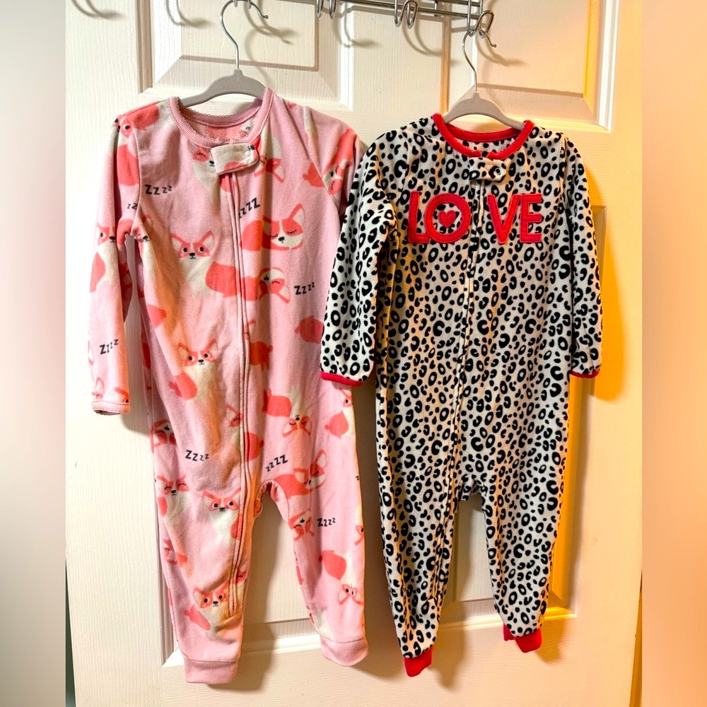 Carter's / 2T Sleepers Bundle of 2 / Pink Puppies & LOVE Leopard Print